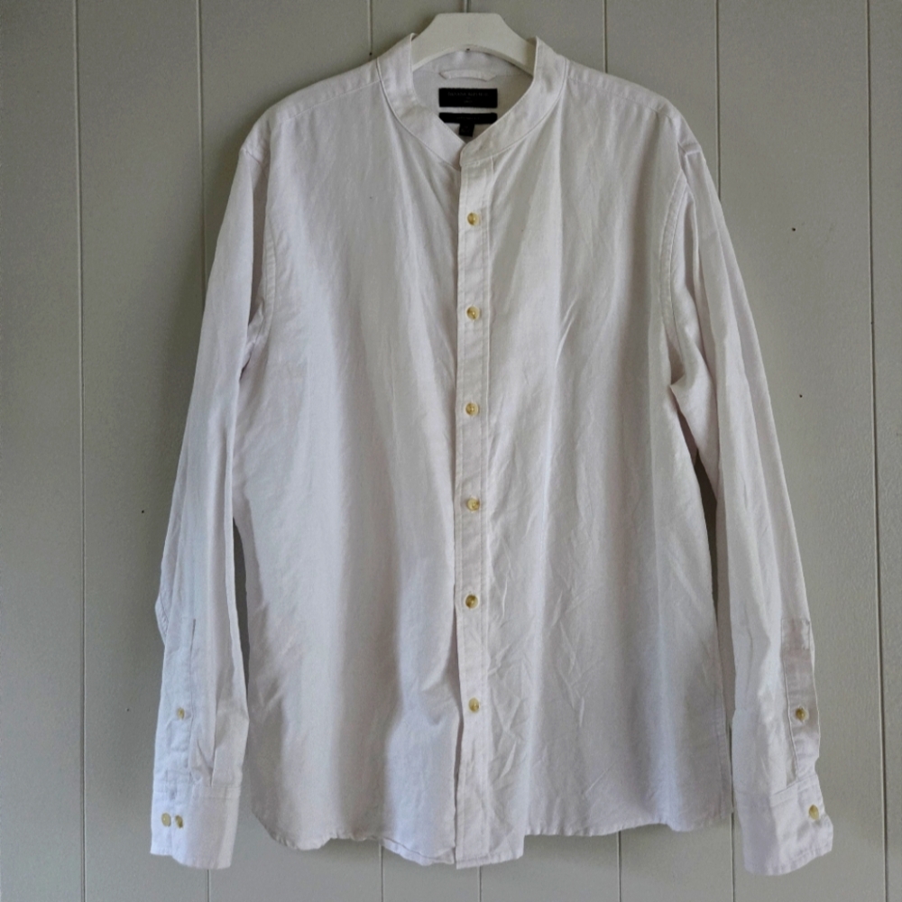Banana Republic Linen Button Up